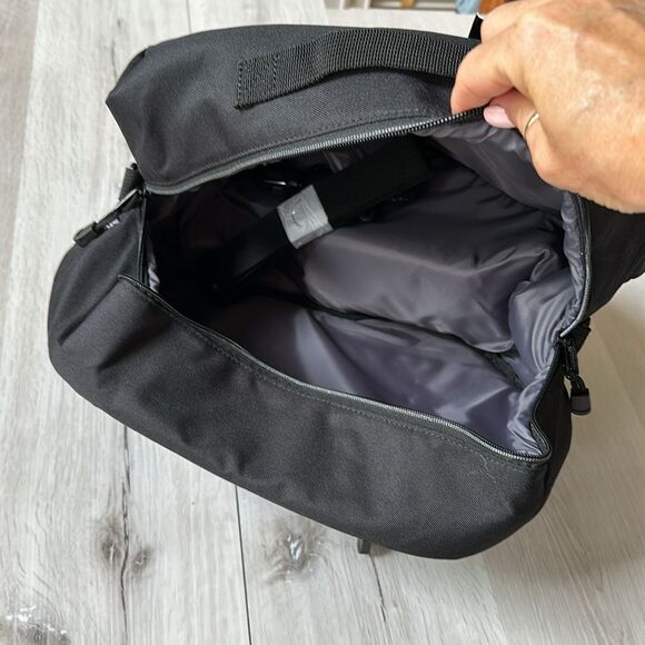 Insulation thermal pad for saddlebags. E48 2022 Semirigid Saddlebags black nwt‎ - Picture 13 of 13